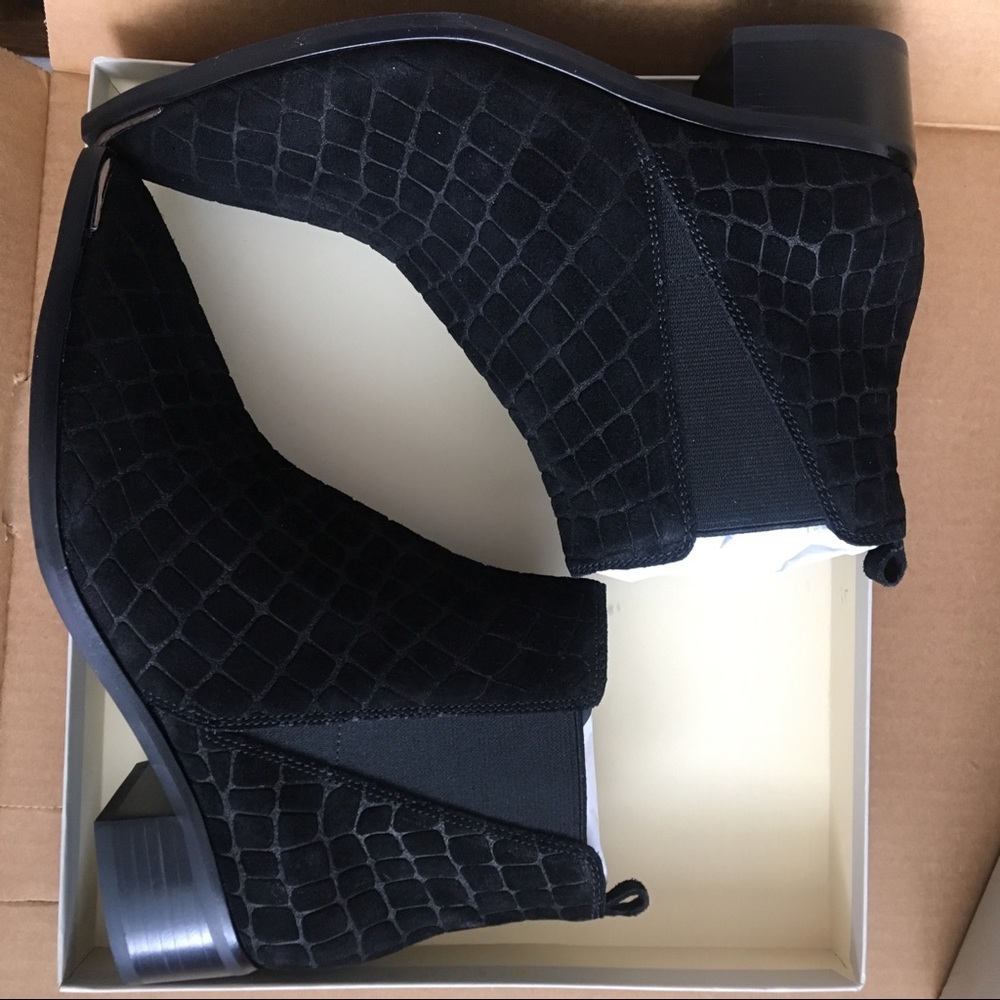 Marc Fisher Yale Chelsea Boot suede - Picture 5 of 8